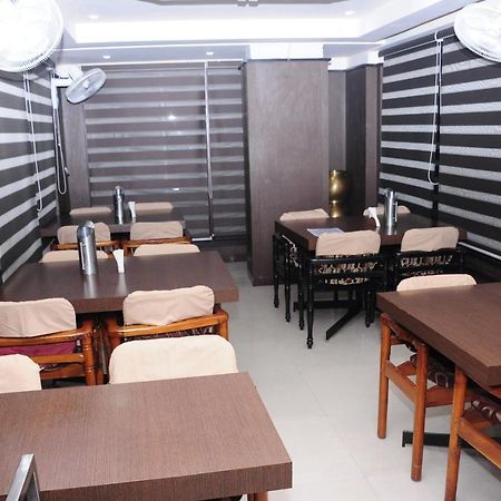 Hotel Surya Rājahmundry Buitenkant foto