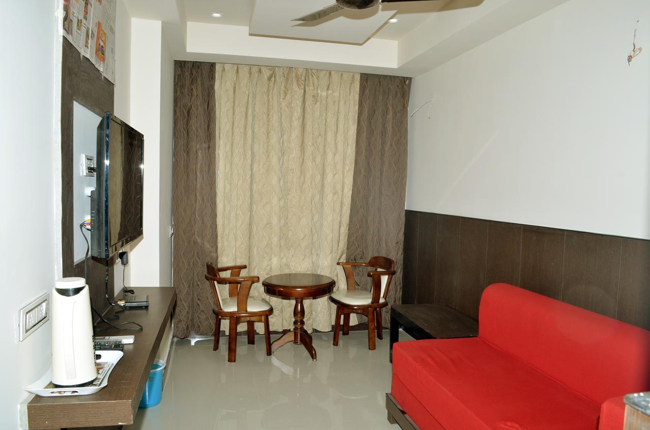 Hotel Surya Rājahmundry Buitenkant foto