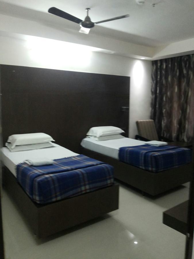 Hotel Surya Rājahmundry Buitenkant foto