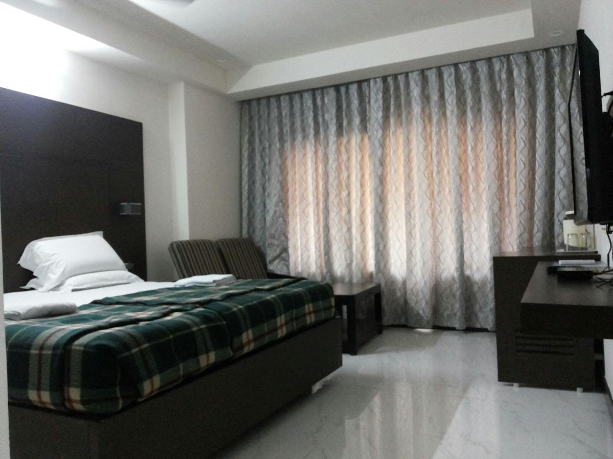 Hotel Surya Rājahmundry Buitenkant foto