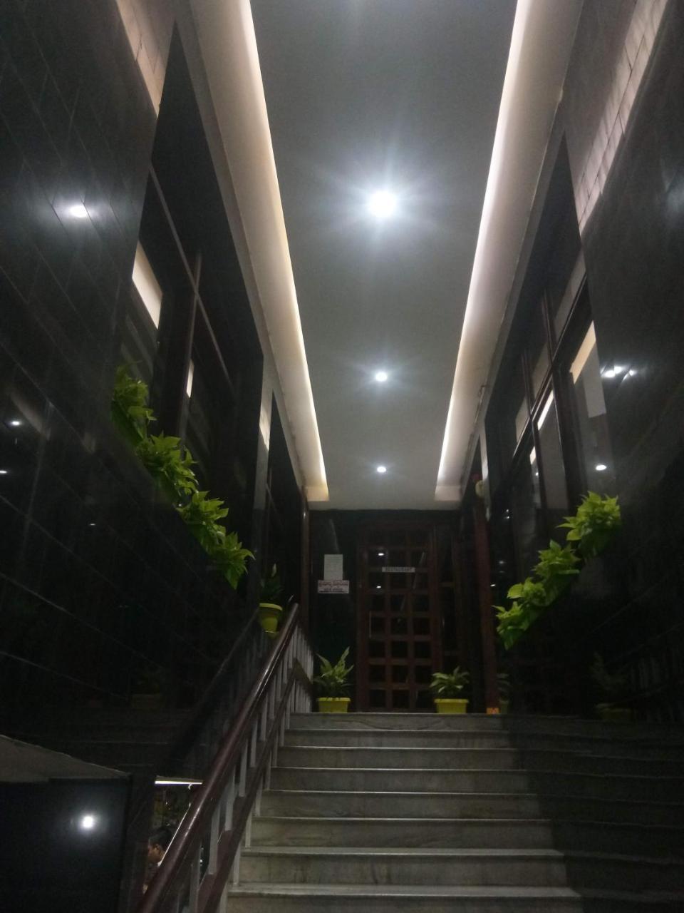 Hotel Surya Rājahmundry Buitenkant foto