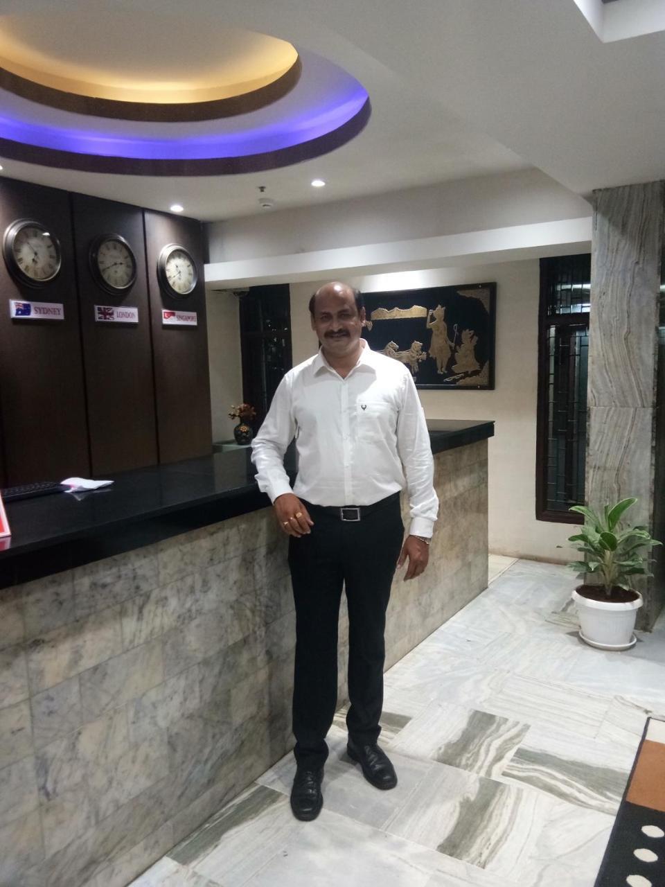 Hotel Surya Rājahmundry Buitenkant foto