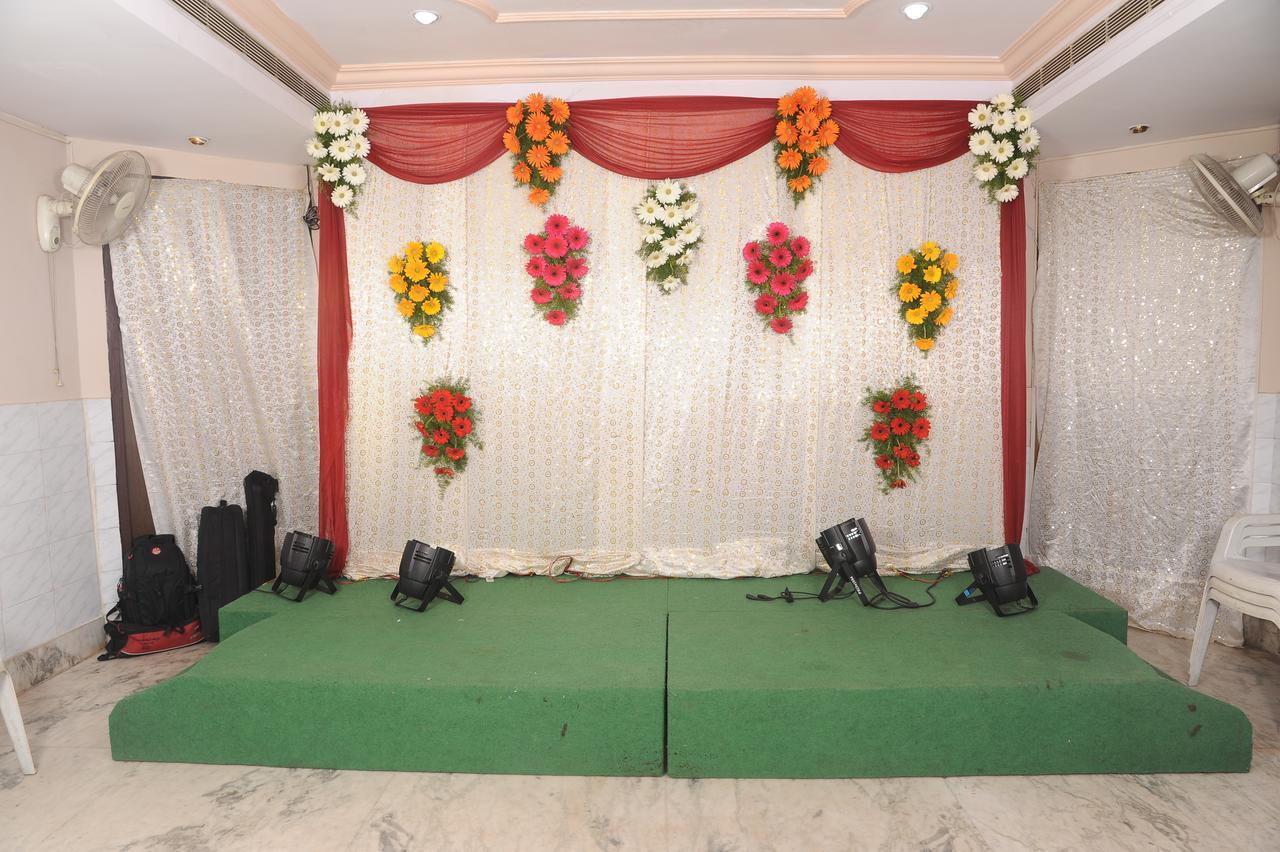 Hotel Surya Rājahmundry Buitenkant foto